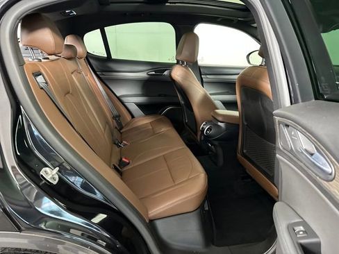 Used 2022 Alfa Romeo Stelvio Ti image 27