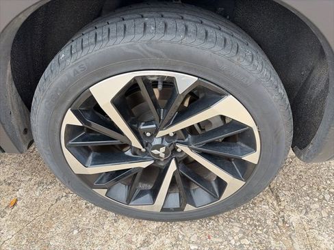 Used 2024 Mitsubishi Outlander SE image 6