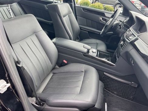 Used 2011 Mercedes-Benz E 550 Sedan image 39