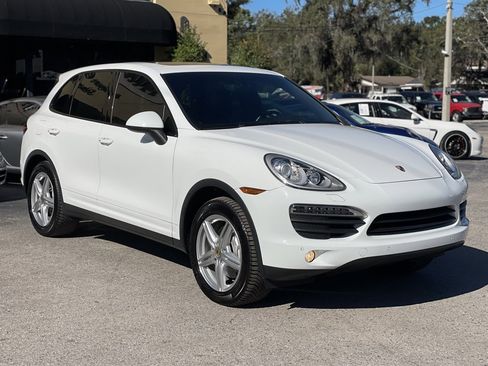 Used 2014 Porsche Cayenne S image 10