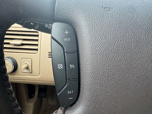 Used 2008 Buick Lucerne CX image 23