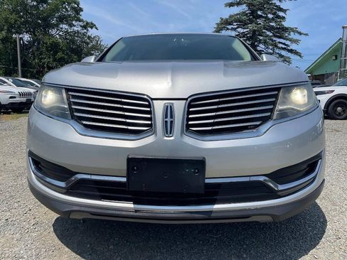 Used 2017 Lincoln MKX Select w/ Select Plus Package AWD/4WD image 3