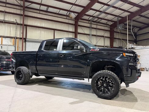 Used 2019 Chevrolet Silverado 1500 RST AWD/4WD image 3