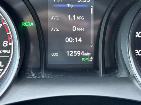 Used 2022 Toyota Camry SE w/ Convenience Package FWD image 24