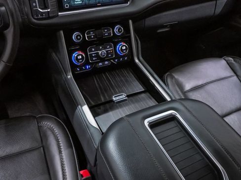 Used 2023 GMC Yukon XL Denali AWD/4WD image 20