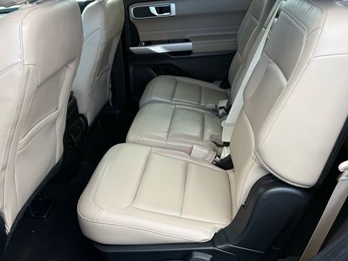 Certified 2022 Ford Explorer XLT w/ Equipment Group 202A image 13