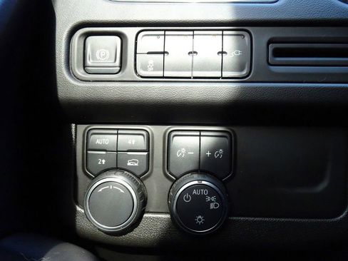 Used 2021 Chevrolet Tahoe RST w/ Luxury Package image 22