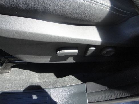 Used 2019 Subaru Forester Premium AWD/4WD image 11