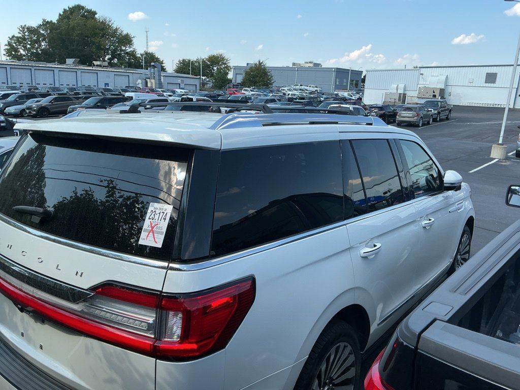 Used 2021 Lincoln Navigator Reserve AWD/4WD image 9