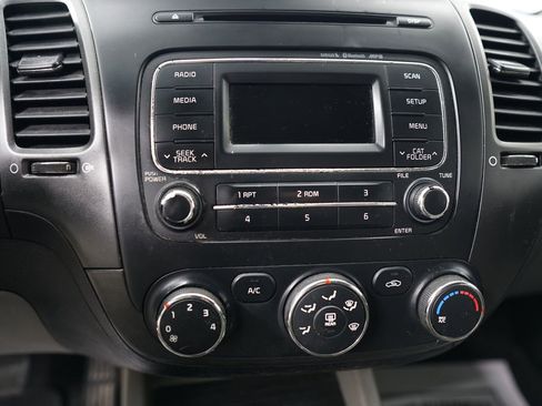 Used 2016 Kia Forte LX image 24