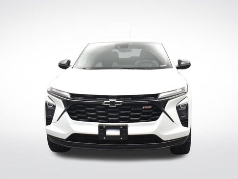 Used 2024 Chevrolet Trax RS FWD image 11