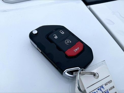 Used 2021 Jeep Wrangler Unlimited Rubicon AWD/4WD image 35
