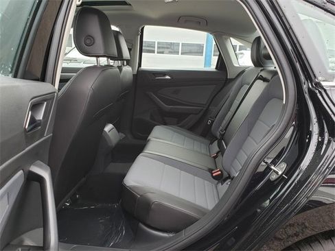 New 2026 Volkswagen Jetta SE image 8