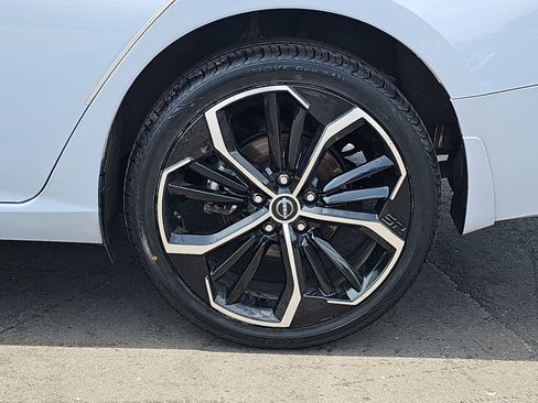 Used 2023 Nissan Altima 2.5 SR w/ SR Premium Package AWD/4WD image 35