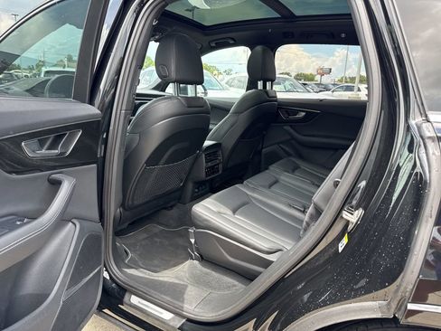 Used 2025 Audi Q7 3.0T Prestige w/ Prestige Package AWD/4WD image 27