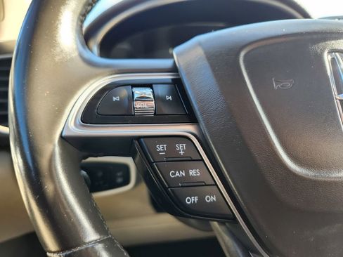 Used 2020 Lincoln Nautilus Reserve AWD/4WD image 23