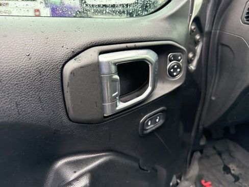 Used 2021 Jeep Gladiator Willys image 18