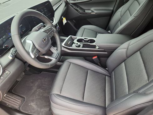 New 2026 Chevrolet Equinox LT w/ Convenience Package II FWD image 13