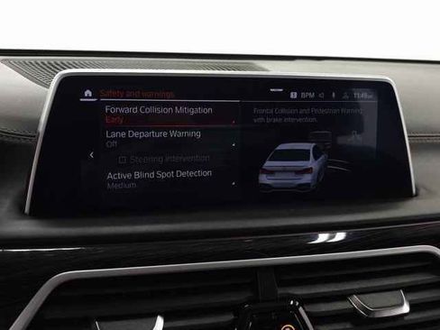 Used 2022 BMW 740i xDrive w/ M Sport Package image 29