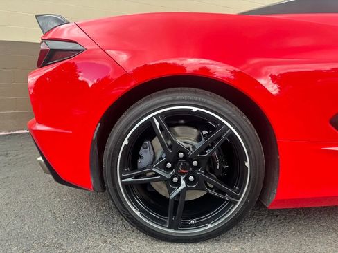 Used 2022 Chevrolet Corvette Stingray Convertible w/ Z51 Performance Package RWD image 4