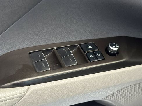 Used 2021 Toyota Camry XLE w/ Navigation Upgrade Package FWD image 12