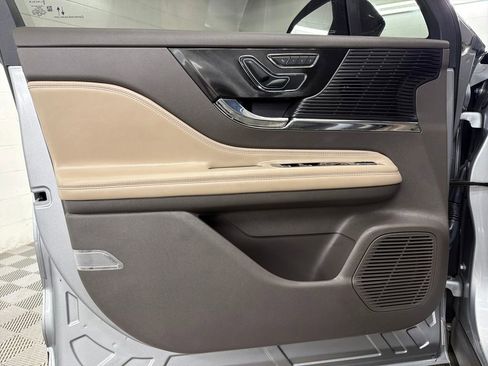 Used 2022 Lincoln Corsair FWD image 15