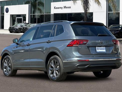 Used 2023 Volkswagen Tiguan SE w/ Panoramic Sunroof Package FWD image 6