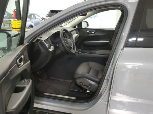 Used 2025 Volvo XC60 B5 Plus w/ Protection Package Premier AWD/4WD image 10
