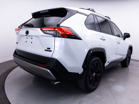 Used 2024 Toyota RAV4 SE w/ Weather Package AWD/4WD image 17