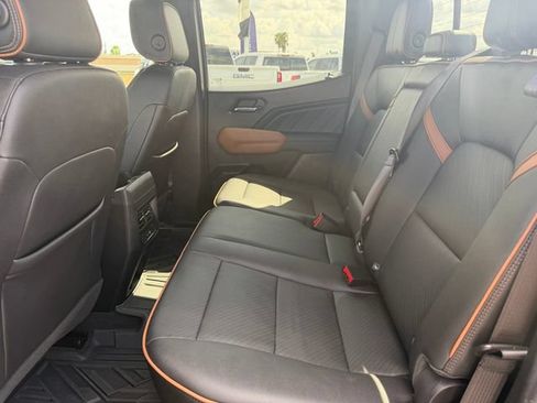 Used 2023 GMC Canyon AT4 w/ AT4 Premium Package AWD/4WD image 9