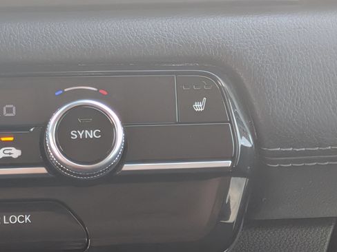 Certified 2023 Honda Pilot Touring image 28