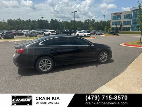 Used 2018 Chevrolet Malibu LT FWD image 4
