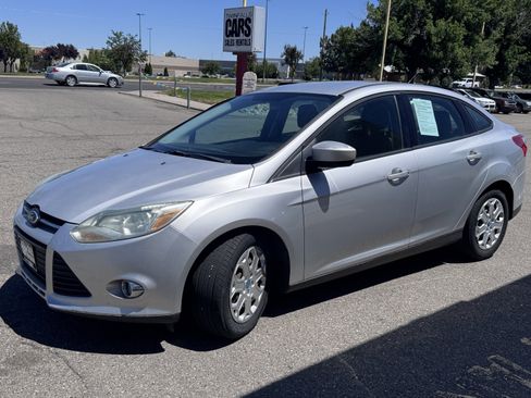 Used 2012 Ford Focus SE FWD image 4