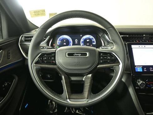 Used 2023 Jeep Grand Cherokee L Overland AWD/4WD image 36
