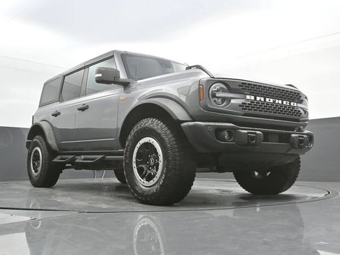 Used 2023 Ford Bronco Badlands w/ Sasquatch Package AWD/4WD image 41