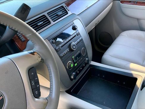 Used 2013 GMC Yukon XL SLT image 15