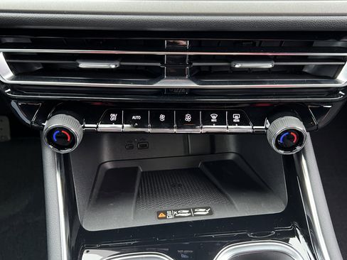 New 2026 Chevrolet Traverse LT w/ Sun and Wheel Package image 33