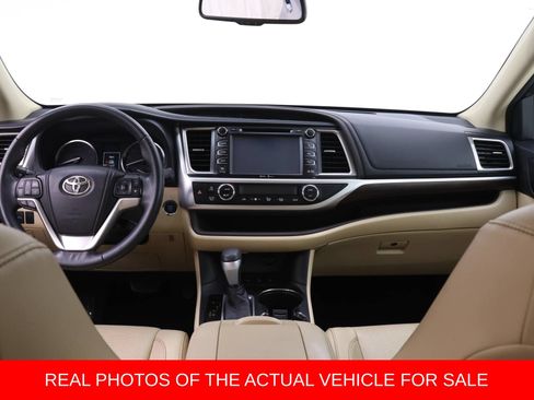 Used 2014 Toyota Highlander Limited AWD/4WD image 5