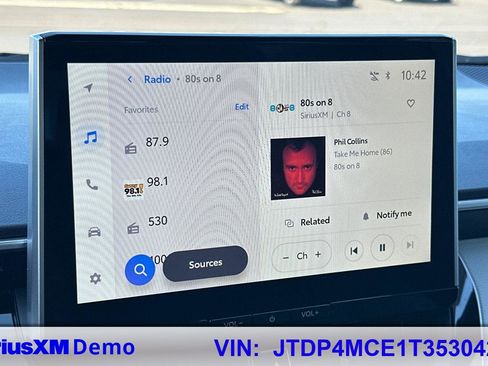 Used 2026 Toyota Corolla SE w/ SE Package image 27