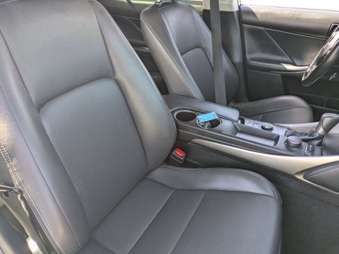 Used 2016 Lexus IS 200t RWD image 10