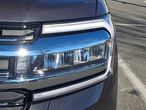 Used 2024 Ford Expedition Limited image 9