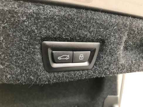 Used 2024 BMW 530i xDrive w/ Premium Package image 32