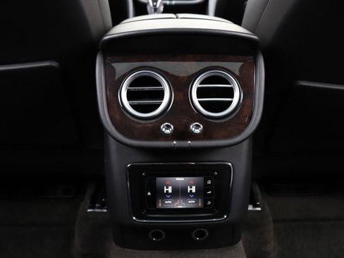 Used 2017 Bentley Bentayga image 76