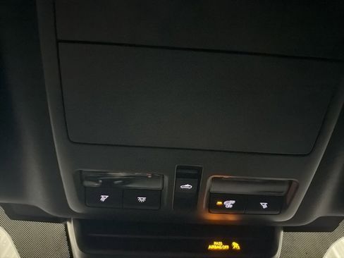 Used 2024 MAZDA MAZDA3 Hatchback w/Premium Plus Pkg image 23