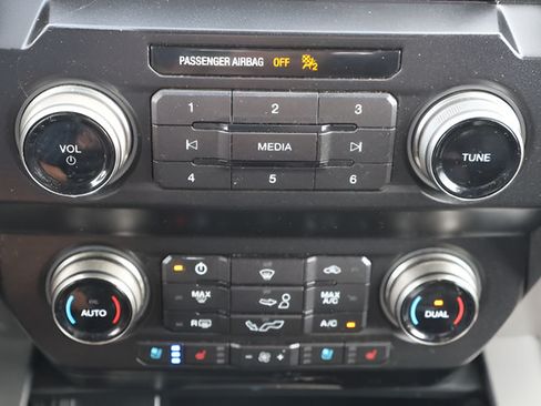 Used 2019 Ford F150 Raptor w/ Equipment Group 802A Luxury AWD/4WD image 16