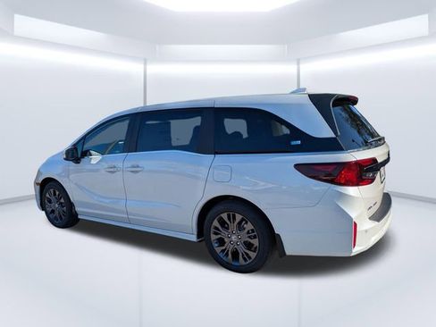 New 2026 Honda Odyssey Touring image 6