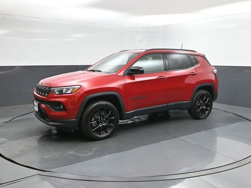New 2026 Jeep Compass Latitude AWD/4WD image 34
