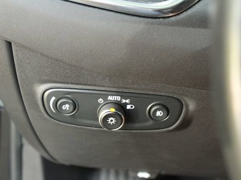 Used 2024 Chevrolet Equinox Premier FWD image 16