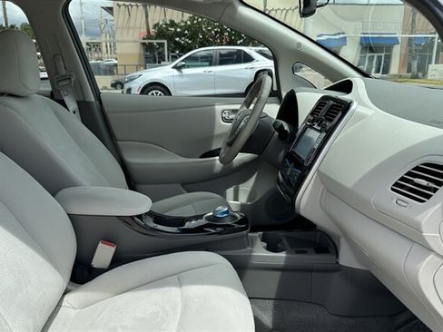 Used 2013 Nissan Leaf SV w/ LED & Quick Charge Pkg FWD image 12