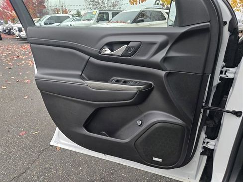 Used 2023 GMC Acadia SLT image 22